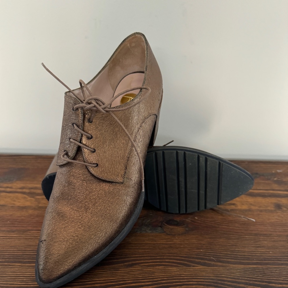 TO BE retro shoe